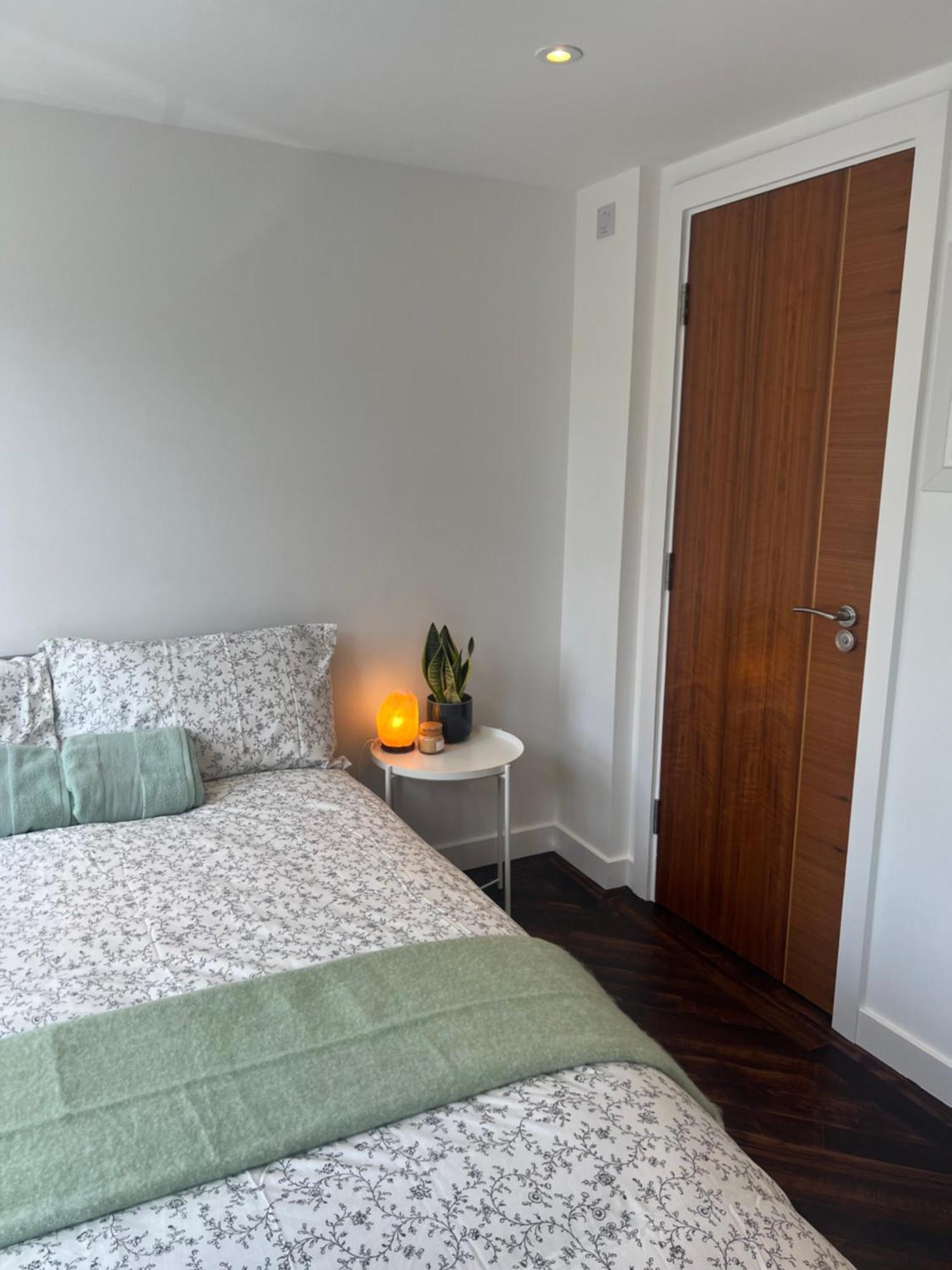 Spacious Battersea Rooms And Apartments ลอนดอน ภายนอก รูปภาพ